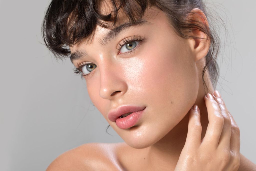 The Science Behind Glowing Skin: Unlocking the Secrets to Radiant Beauty